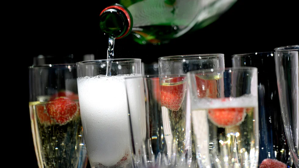 Alkoholservering riskerar att bidra till ökad otrygghet, skriver Magnus Westerlund.