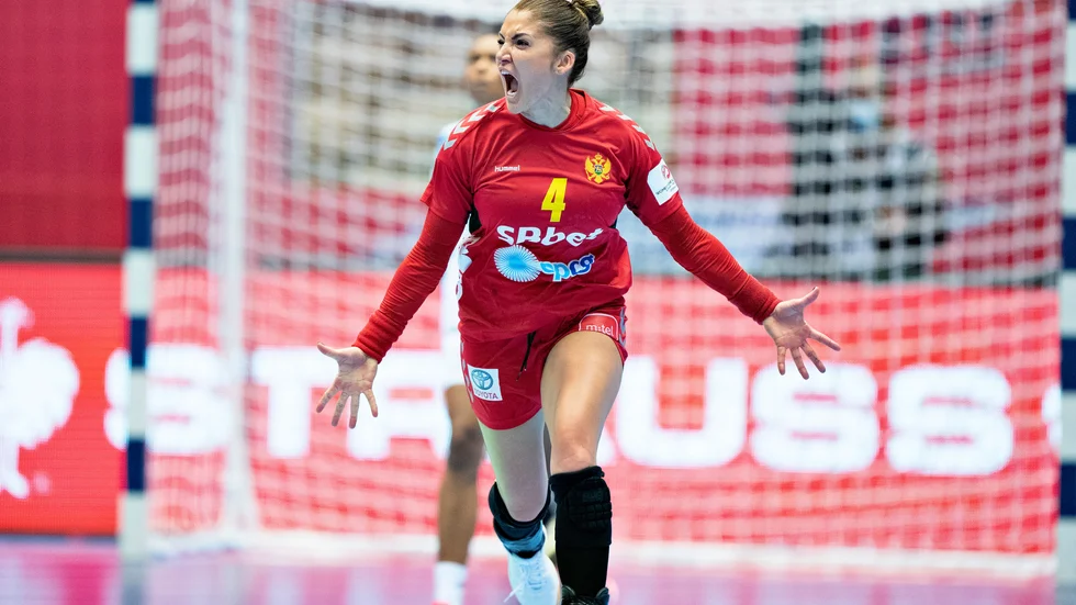 Jovanka Radicevic och Montenegro får spela vidare i EM. Arkivbild.