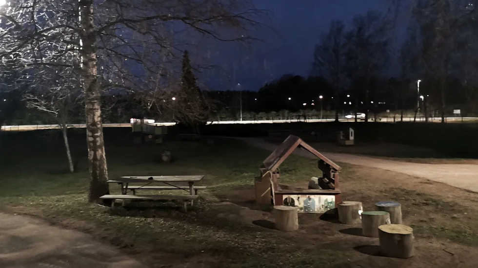 Agnieszka Franzén tycker att kommunen ska förbättra utomhusbelysningen på förskolan Långsätters gård.