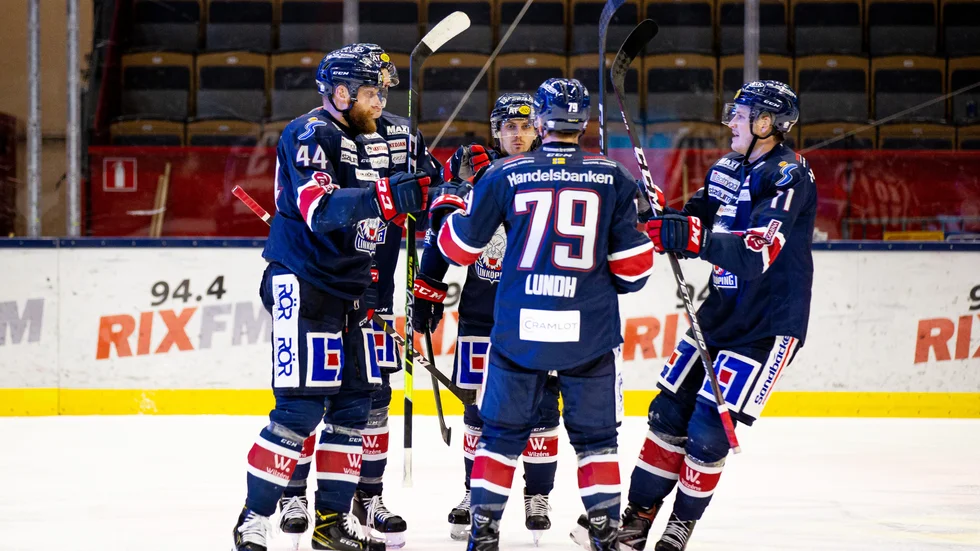 Stillsamt LHC-jubel efter ett av sex mål mot Oskarshamn. VIktig seger som avslutning på en svajig höst.