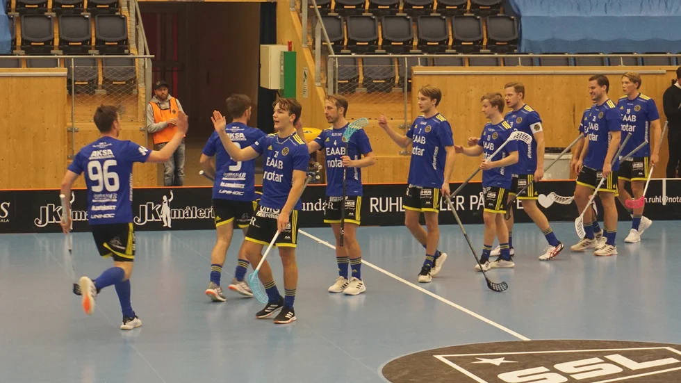 Hagunda tog viktiga poäng i toppstriden.