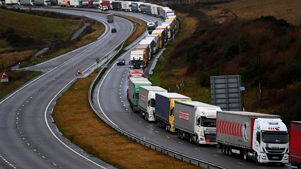 Lastbilar som köar i engelska Dover på fredagen.
