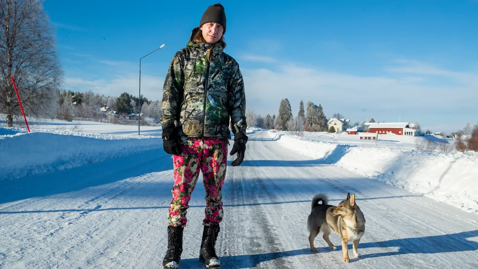 För två år sedan tog Markus Öhrn med sig hunden Satu och teatergruppen Institutet hem till Tornedalen.