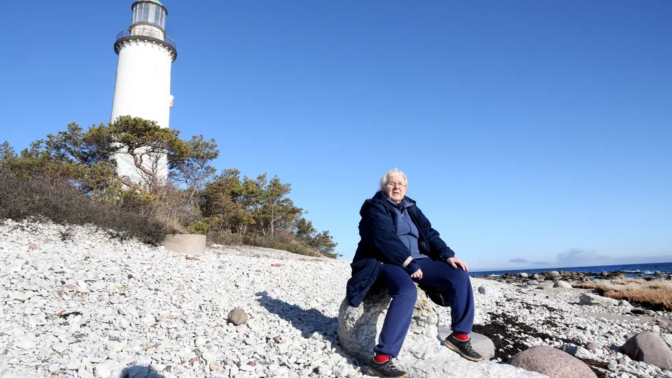 En kort promenad från Ainas hus på Fårö ligger fyren med den magnifika utsikten mot havet.