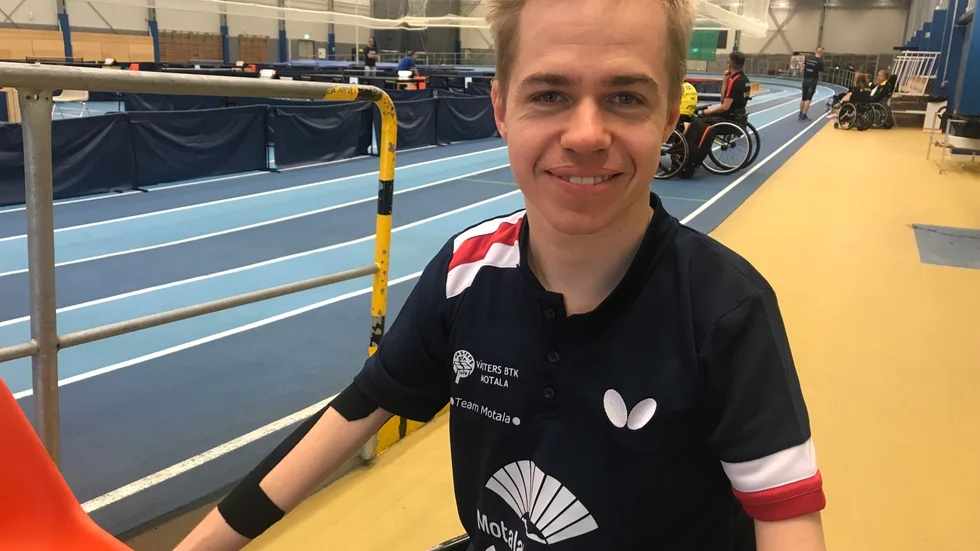 Alexander Öhgren vann sin klass på Motala summercup i Vätternrundan arena. Västerspelaren är på rätt väg inför Paralympics i Tokyo nästa år. Då är målet medalj i hans tredje spel.