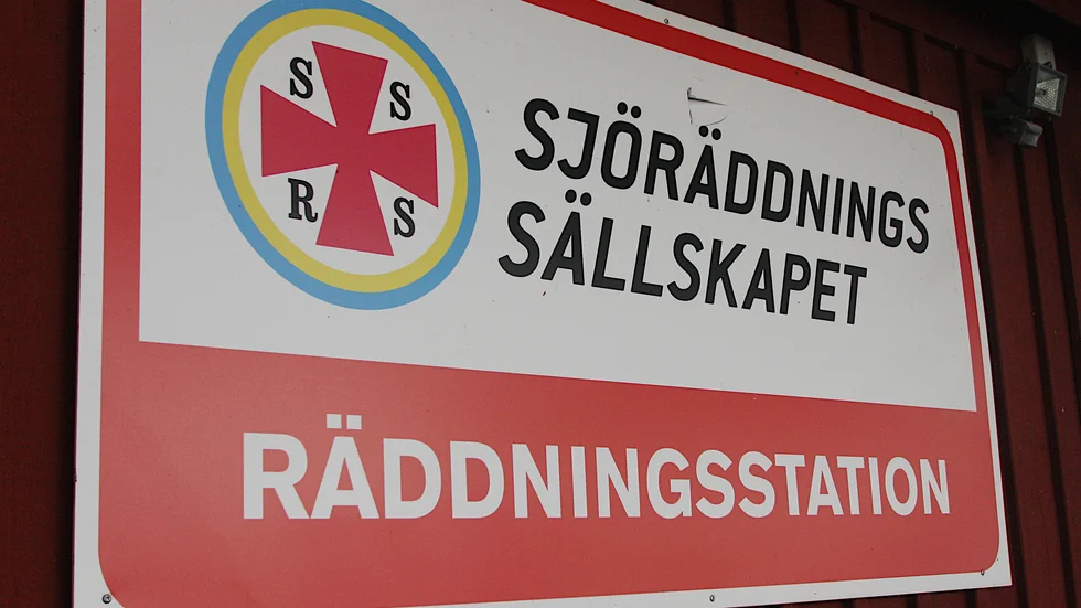 "Vi söker på ytan, bland öar och strandkanter", förklarar Sjöräddningsällskapets kommunikationsansvariga Emma Valham.