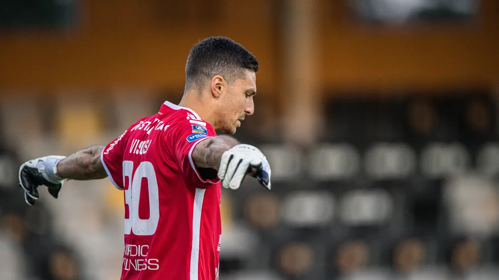 Jonathan Viscosi får nöja sig med 1-1 i sin allsvenska debut mot Mjällby. 