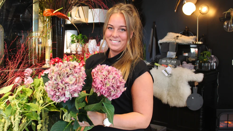 Två hemliga uppdrag inom temat "Lust&Längtan" Det är förutsättningarna för floristen Klara Kågefors från Vimmerby som på onsdagen är en av 17 deltagare i branschens elittävling Flower Grand Prix på Elmia Garden i Jönköping.