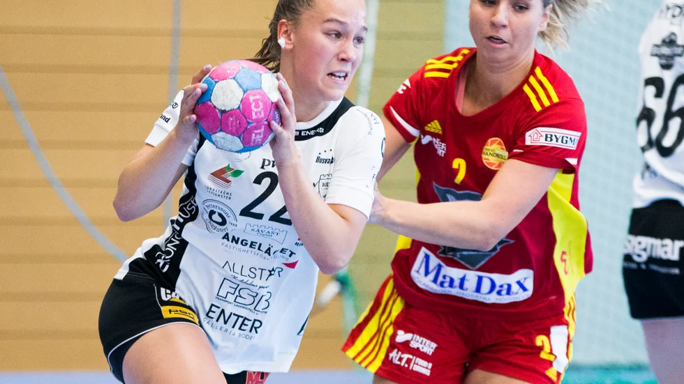 Laura Eggert var ett ljus i mörkret för Boden Handboll. Den danska vänstersexan gjorde åtta mål mot Tyresö.