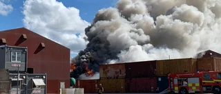 Omfattande räddningsinsats bekämpade skrotbrand
