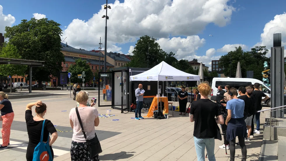 Mellan 29 juni-3 juli hålls utställning om mänskliga rättigheter och nationella minoriteter vid resecentrum i Uppsala.