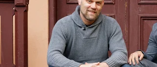 Linköpingskille dömer UFC-galor i Abu Dhabi