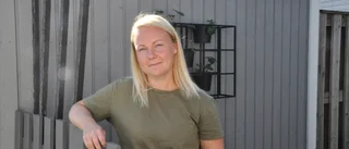 Sari uppfyllde drömmen – utbildade sig till hundfrisör