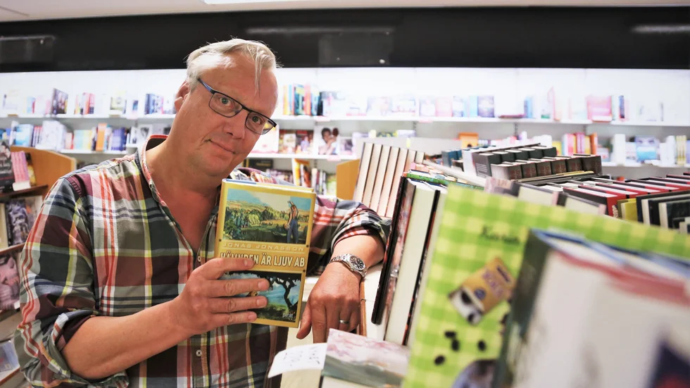 Jonas Jonassons senaste bok hade under fredagen världspremiär. Boken såldes endast i Visby och författaren själv fanns på plats för att signera boken.