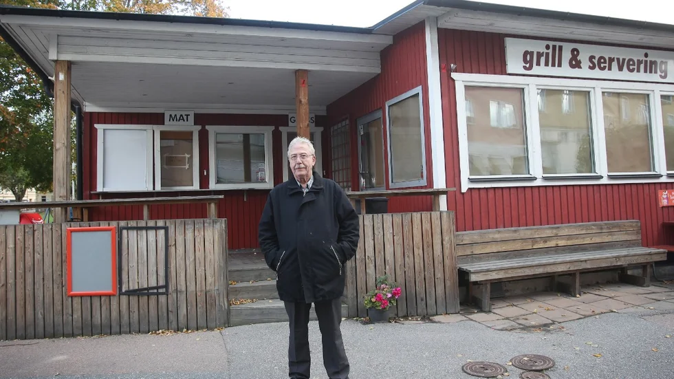 Ägaren Recep Uzunkir vill att det mångåriga gatuköket Ugglans grill ska finnas kvar i någon form.