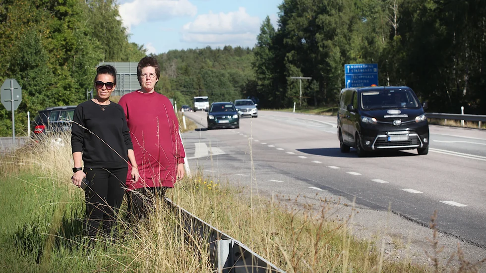 En upplyst rondell, eller åtminstone ett mitträcke och en ordentlig på- och avfart mot Härad. Det önskar sig Emma Öhman och Linda Eriksson.