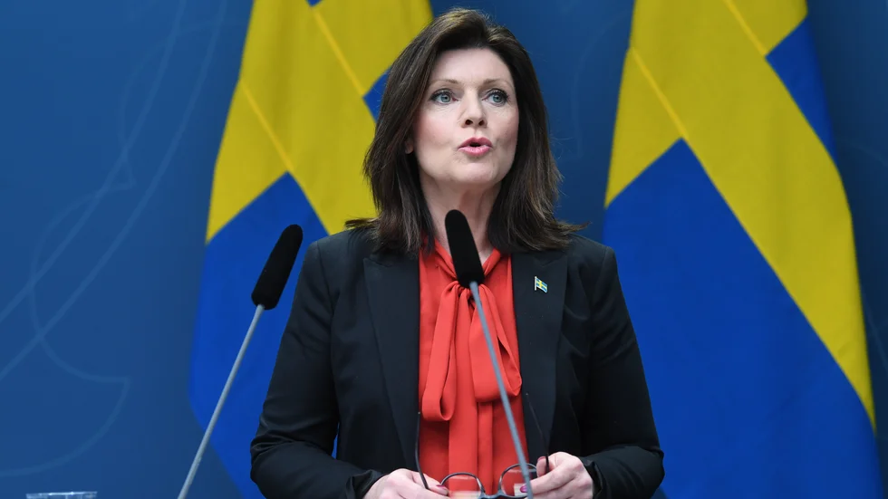 Arbetsmarknadsminister Eva Nordmark (S) måste motstå frestelsen att permanenta a-kassans tillfälligt höjda nivåer.