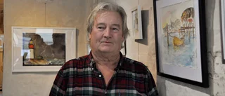 Björn började måla havet när han slutade som läkare