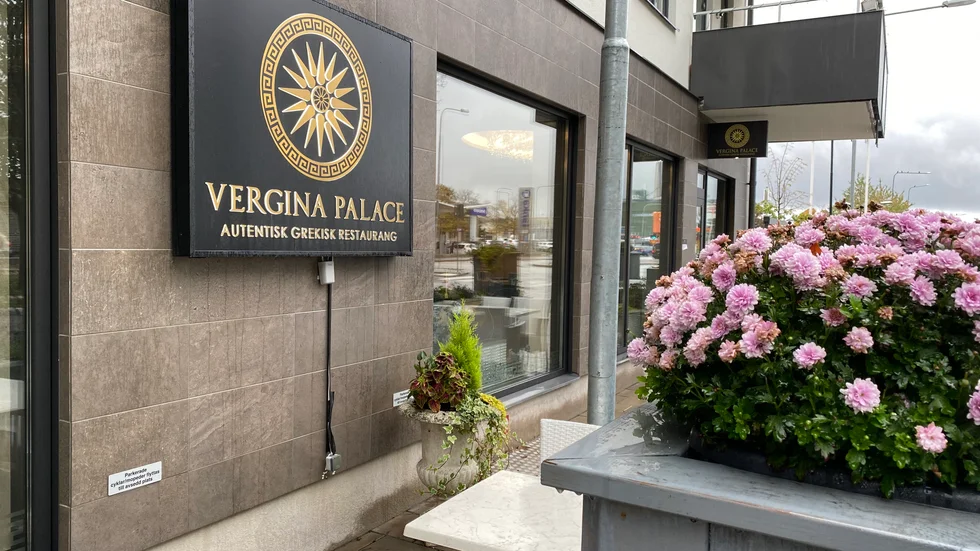 Den grekiska restaurangen Vergina Palace ligger i ett nybyggt område i Kungsängen, strax utanför centrala Uppsala.