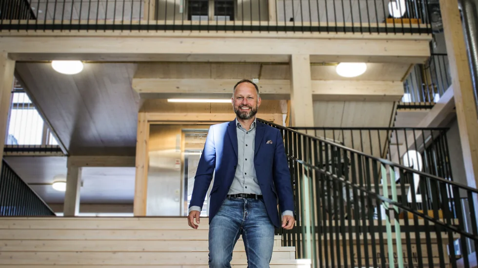 "Vi befinner oss mitt i den viktigaste industriomställningen i historien och Skellefteå är i epicentrum av detta", säger Johnny Högberg.
