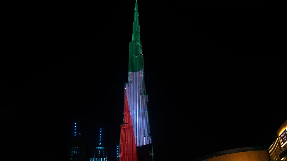 Dubai hoppas att turister ska lockas tillbaka när nu stadens djurpark öppnar igen. På bilden världens högsta byggnad Burj Khalifa. Arkivbild.
