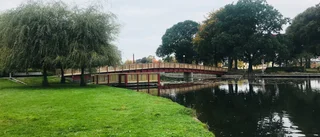 Ta tag i att måla bron i stan           