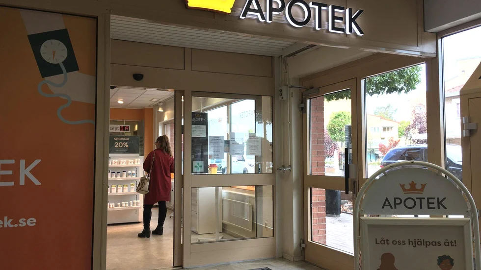 Kronans Apotek på Norra Kungsgatan i Flen råkade ut för tjubesök – två gånger inom loppet av sju timmar.