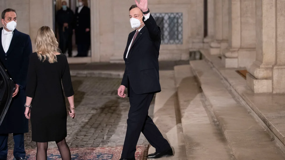 Mario Draghi blir Italiens nye premiärminister, då han samlat ett brett stöd för bildandet av en samlingsregering. Här lämnar han Quirinalpalatset i Rom på fredagen.