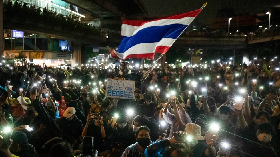 Protester i Bangkok under söndagen.