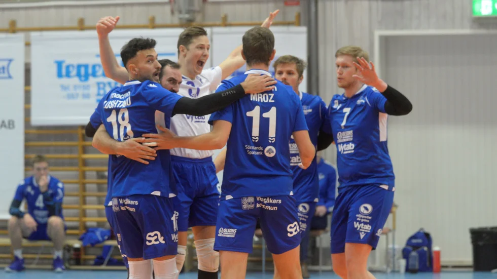 VVK fick glädjas dubbelt efter segrarna i hemmahallen senast. Nu väntar bortamöte med guldfavoriten Hylte/Halmstad.