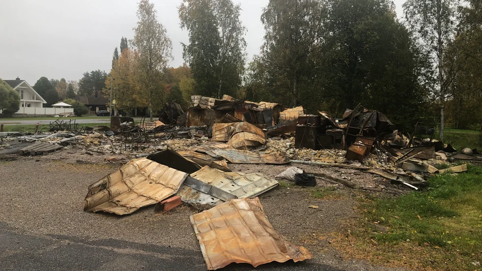 Gärningsmannen dömdes till två års fängelse och ska nu betala över 3,7 miljoner kronor i skadestånd till Länsförsäkringar.
