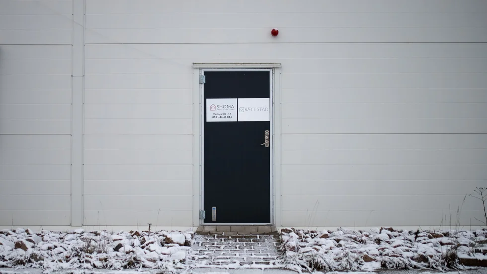 Företrädare för Shoma Rätt Städ vill inte kommentera anklagelsen om skattefusk. "Skatteverkets uppgifter stämmer inte", säger de.
Företaget håller till i de här lokalerna strax norr om Uppsala.