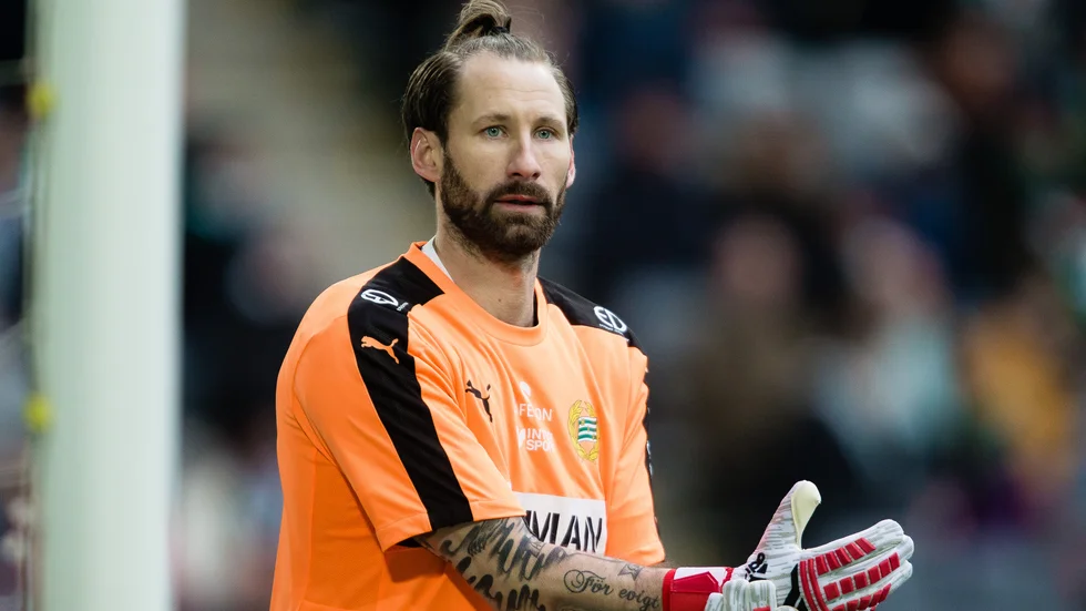 Stjärnmålvakten Johan Wiland är klar för AFC Eskilstuna.