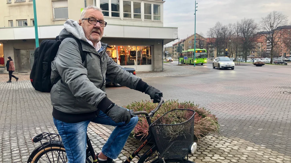 Anders Hördin är förbannad på Katrineholms kommun med anledning av korsningens utformning mellan Fredsgatan och Vasavägen. 