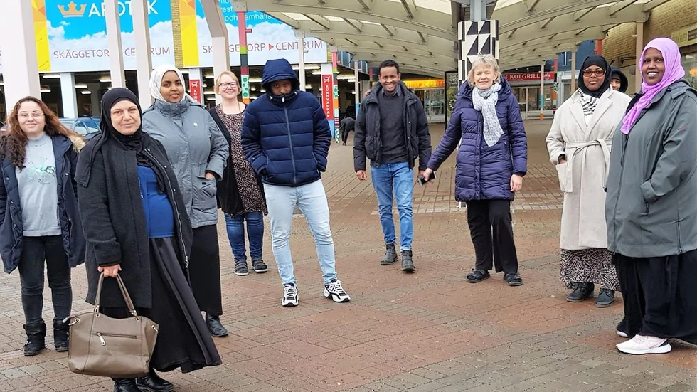 Sahro Mahamud, Ghania Abrach, Annelie Hjalmarsson, lärare, Shafie Duale, Khalid Ibrahim, Åsa Kindevåg, lärare, Abshiro Yussuf, Khazu Khammoo och Anab Mohamed.
