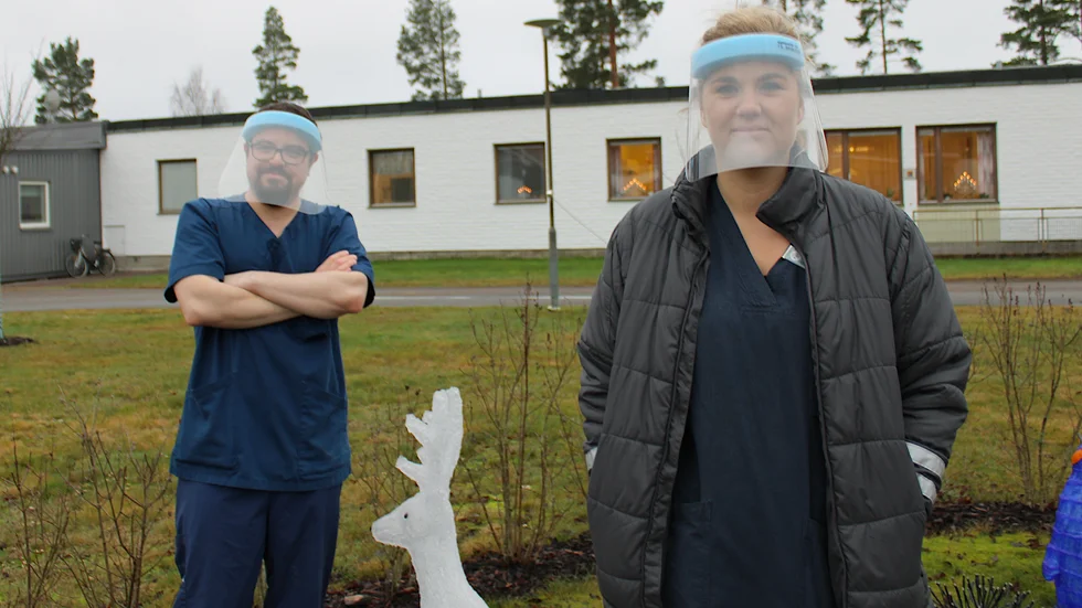 Rodney Cortez och Emma Nyberg hoppas att vaccinet innebär en minskad smittspridning. "Alla vill återgå till vardagen. Det är varken roligt för dem eller oss", säger Cortez.