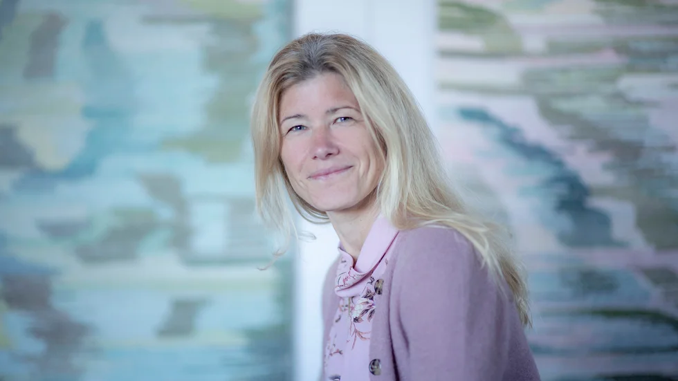 "Det är förstås väldigt roligt att vara först, men vi hoppas att snart få sällskap av de andra vaccinen", säger Malin Parkler, vd för Pfizer Sverige.
