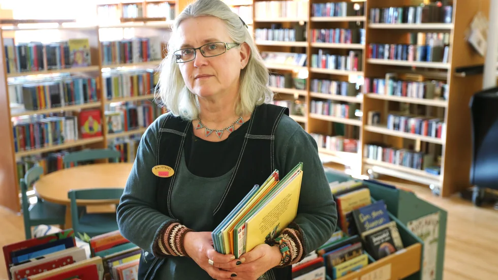 Carina Norderäng är bibliotekarie Gråbobiblioteket och skyddsombud. Hon menar att det saknas tillit mellan chefer och personal.