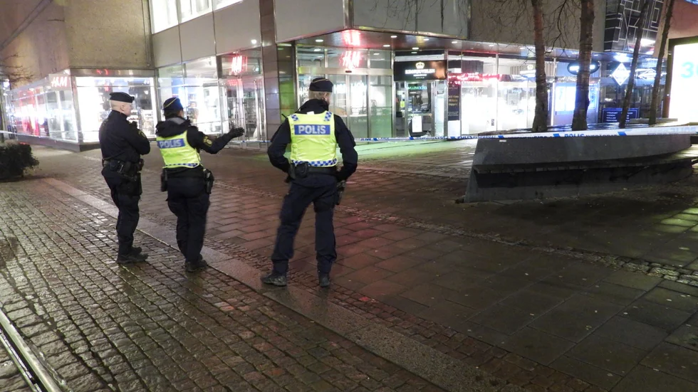 Polisen spärrade av området efter inbrottet.