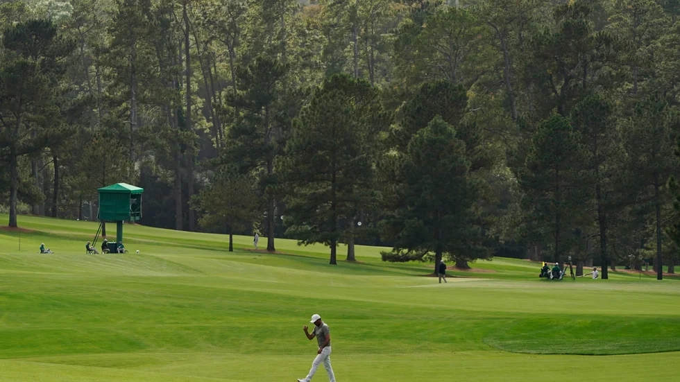 Jason Day träningsspelar på ett ödsligt Augusta.