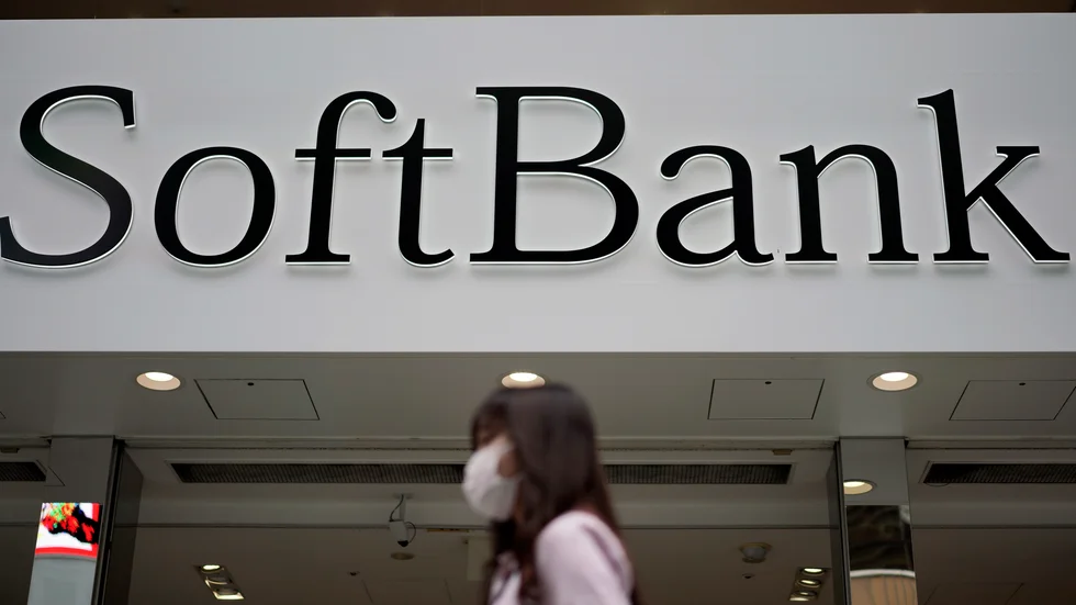 Softbanks aktie steg över 9 procent under förmiddagshandeln i Tokyo, efter uppgifter om att företaget säljer datachiptillverkaren Arm till Nvidia. Arkivbild.