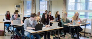 Debatt om bussar och långa skoldagar: ”Elevernas skoldag börjar 08 oavsett när första lektionen är”