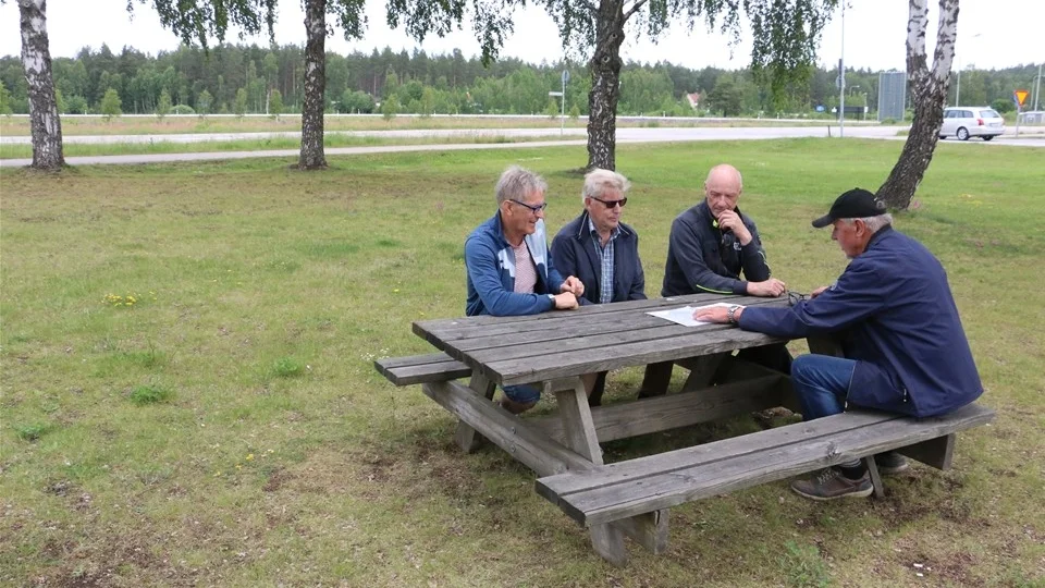 Så här såg det ut i våras när Målilla-Gårdveda Samhällsförening presenterade sitt projekt i parken vid reseterminalen. Nu ansöker man om ett kommunalt bidrag till arbetet.