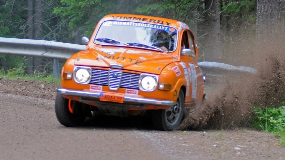 I en Saab V4 hittar vi under rallyt även Anders Knutsson och Christian Ingemarsson.