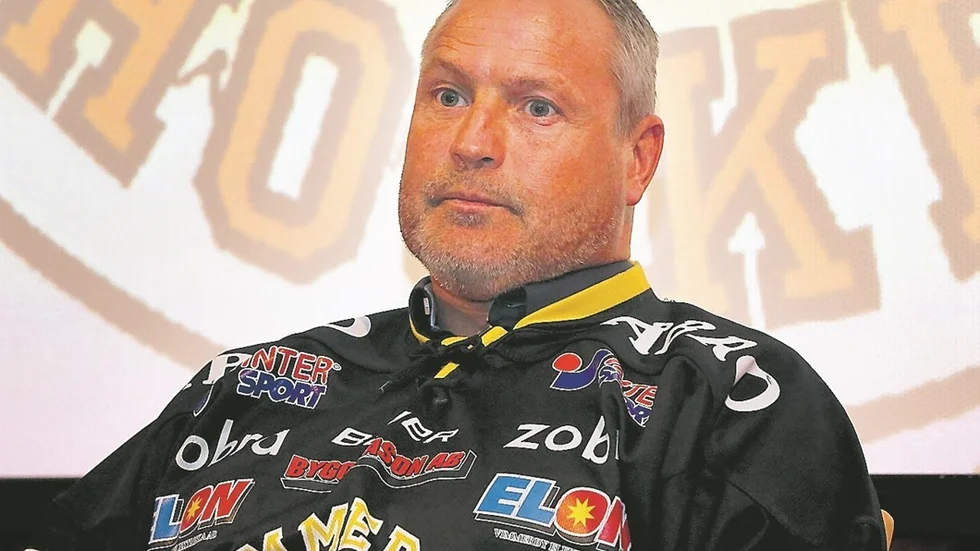 TRÄNARKLART. Jeff Hällegard presenterades igår officiellt på en presskonferens som Vimmerbys nye tränare.