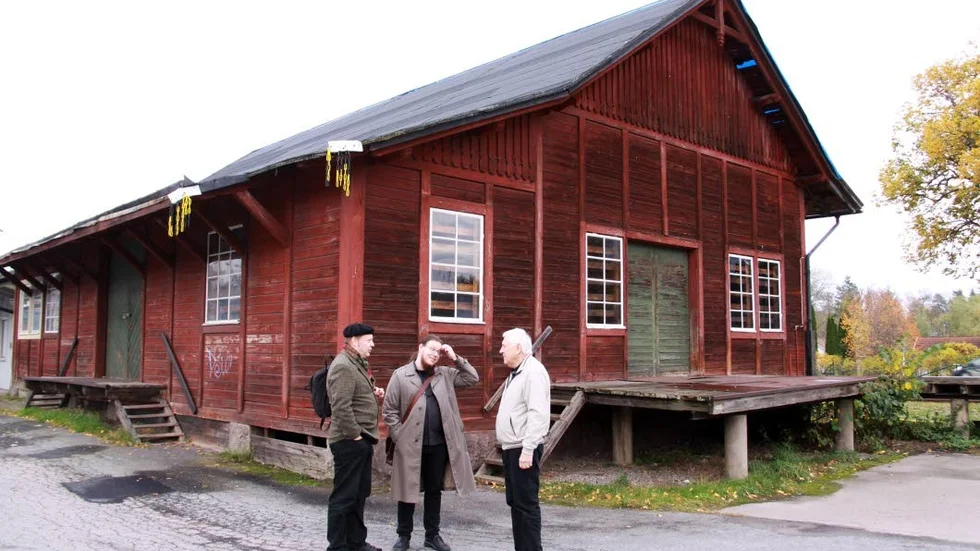 Vad göra? Magnus Svensson, Emil Thuresson och Bruno Larsson företräder föreningar som arbetar för att bevara godsmagasinet.