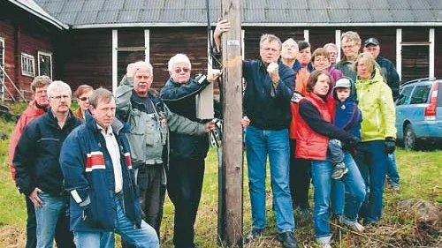 De boende i Björkmossa och Hässlid tänker kämpa för sina lyktstolpar.