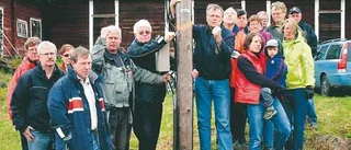 "Rör inte våra stolpar"