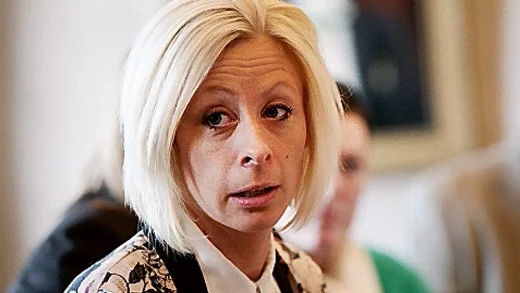 "Det är hårda reaktioner, men vi kommer inte att backa" säger Camilla Stridh (S) som stå fast vid det lagda förslaget om skolorna.