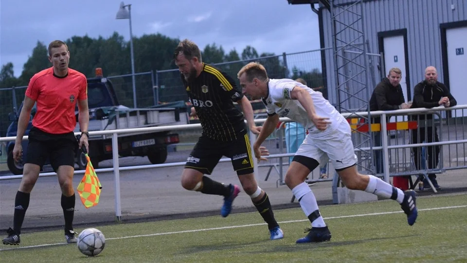 Rickard Thuresson gjorde Vimmerbys mål som betydde 1–0 på straff i 11:e minuten. Foto: Ossian Mathiasson